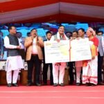 মুখ্যমন্ত্ৰী ড০ হিমন্ত বিশ্ব শৰ্মাই মুখ্যমন্ত্ৰী উদ্যামিতা আঁচনিৰ অধীনত মাজুলীৰ ৩১,৯৫২ গৰাকী গোটৰ মহিলাক সদস্যাক আনুষ্ঠানিকভাবে চেক বিতৰণ