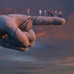 জ্ঞান পদপথত, বিলাসিতা শ্ব’ৰুমত : আধুনিকতাৰ এহেজাৰ বিকৃতি – কুণ্ডিল হাজৰিকা