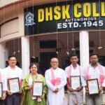 ডিব্ৰুগড়ৰ কানৈ মহাবিদ্যালয়ত ৮০ সংখ্যক স্বাধীনতা দিৱসত অধ্যাপক- অধ্যাপিকা, কৰ্মচাৰীৰ লগতে শিল্পী, সাহিত্যিক, সাংবাদিকৰ সম্বৰ্ধনা