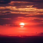 ৰক্তাক্ত সুৰুযৰ গান – টোলন তাছা
